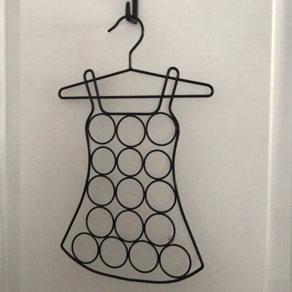 Scarf hanger